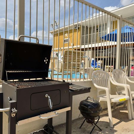 Gonzales Quality Inn מראה חיצוני תמונה