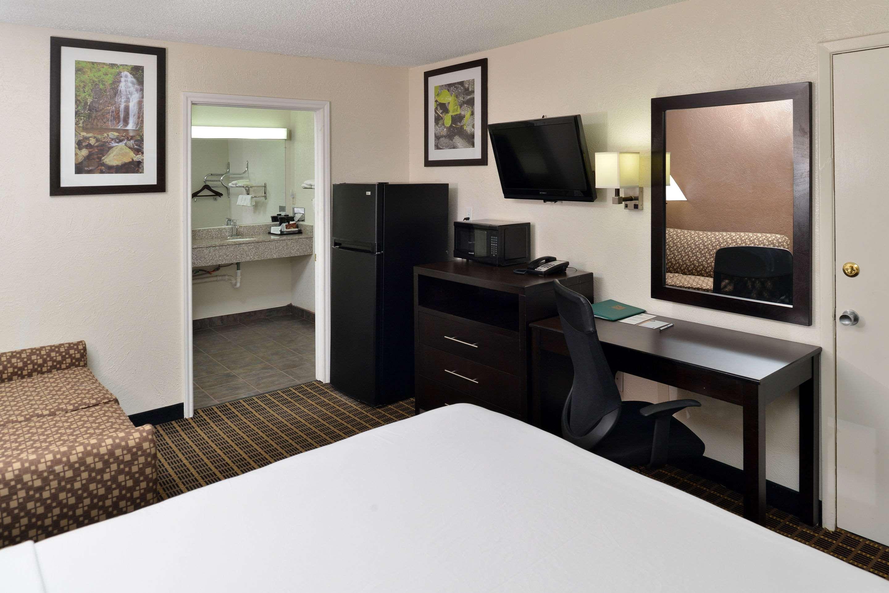 Gonzales Quality Inn מראה חיצוני תמונה