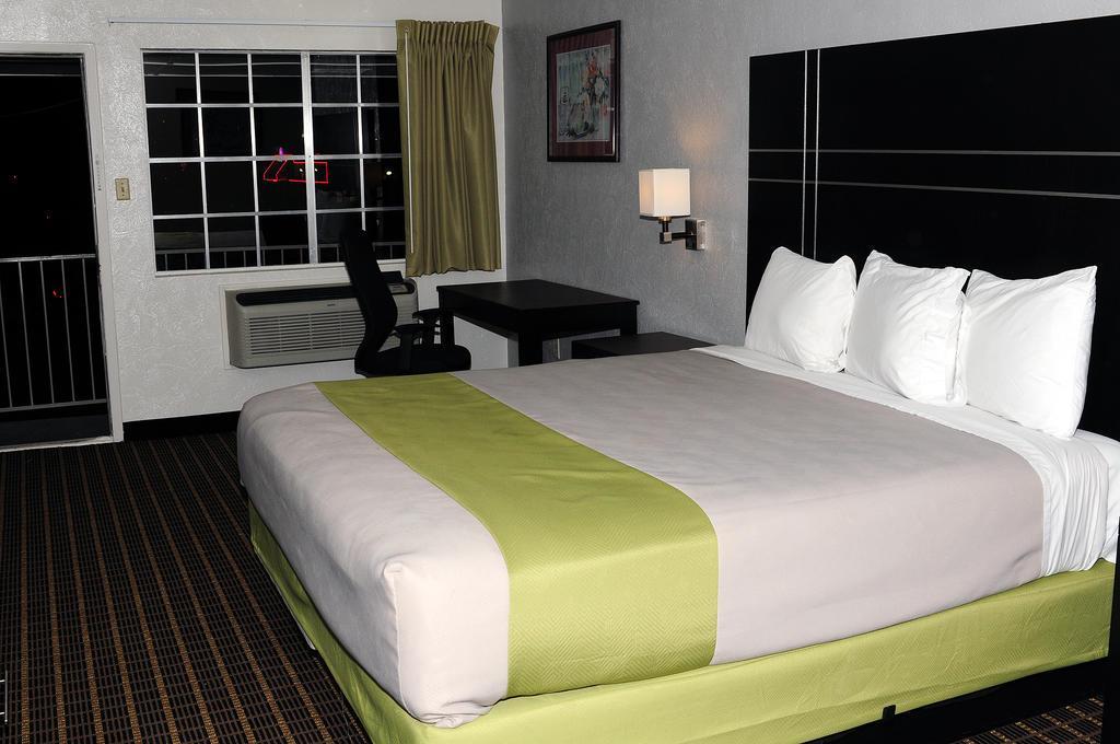 Gonzales Quality Inn מראה חיצוני תמונה