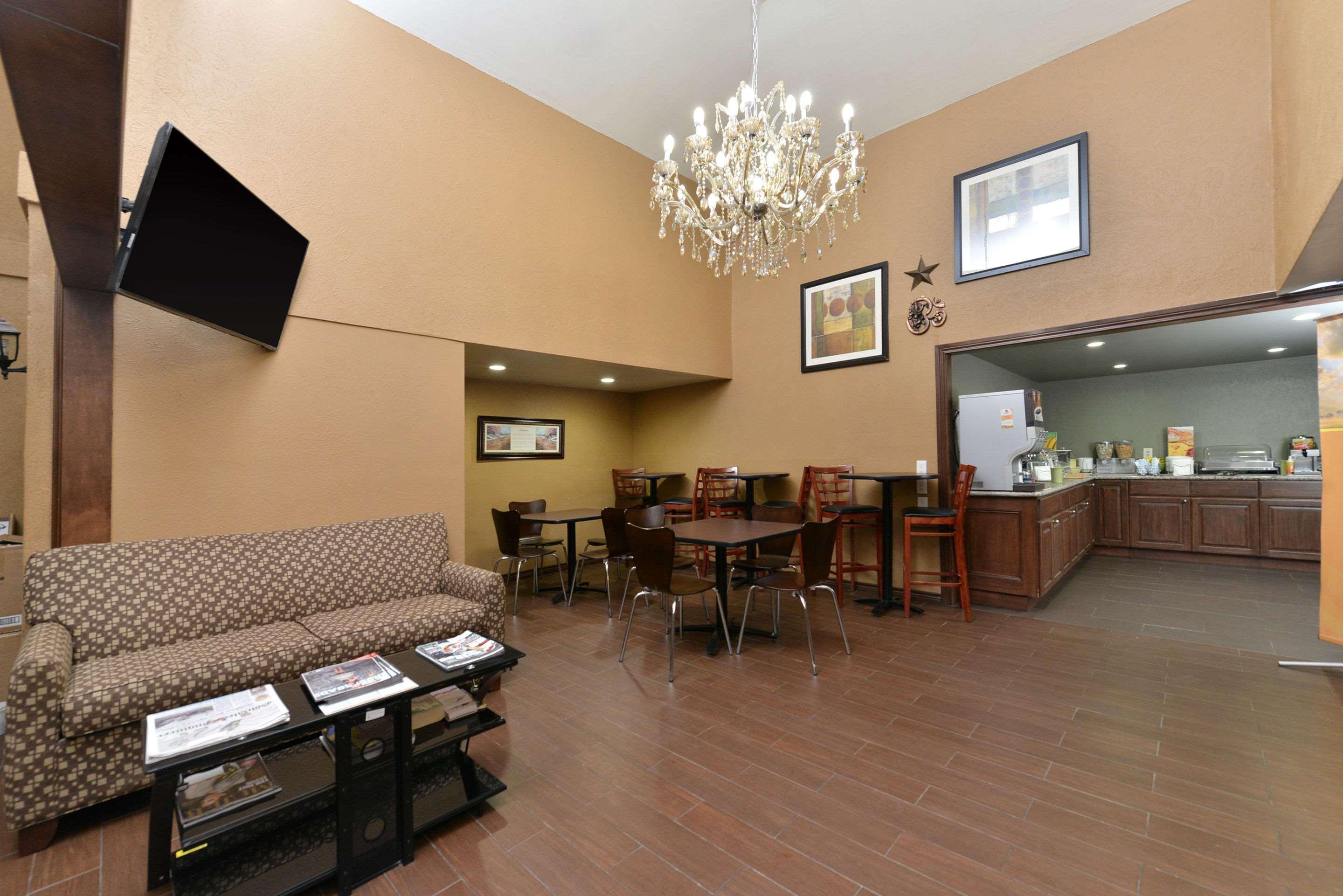 Gonzales Quality Inn מראה חיצוני תמונה