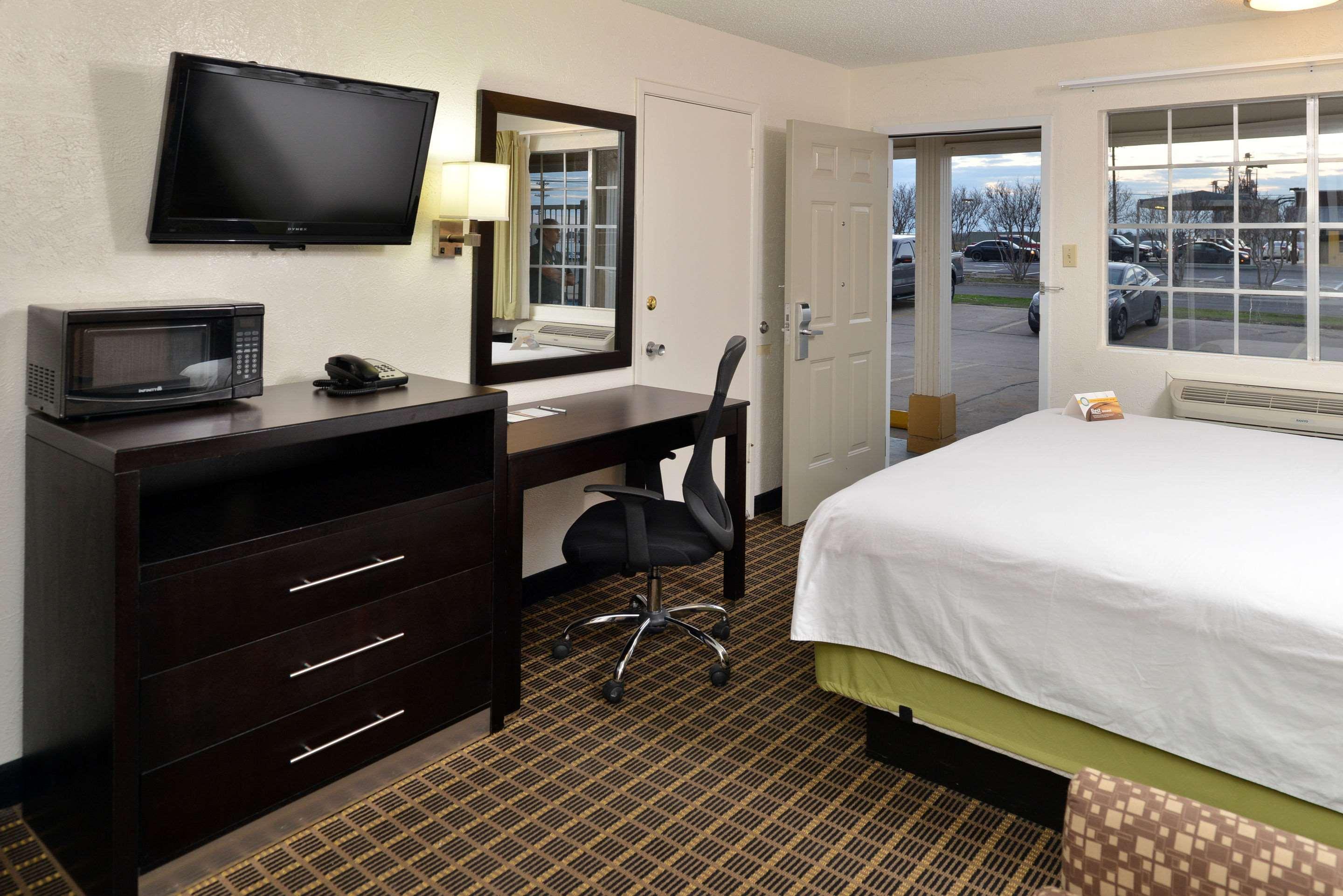 Gonzales Quality Inn מראה חיצוני תמונה