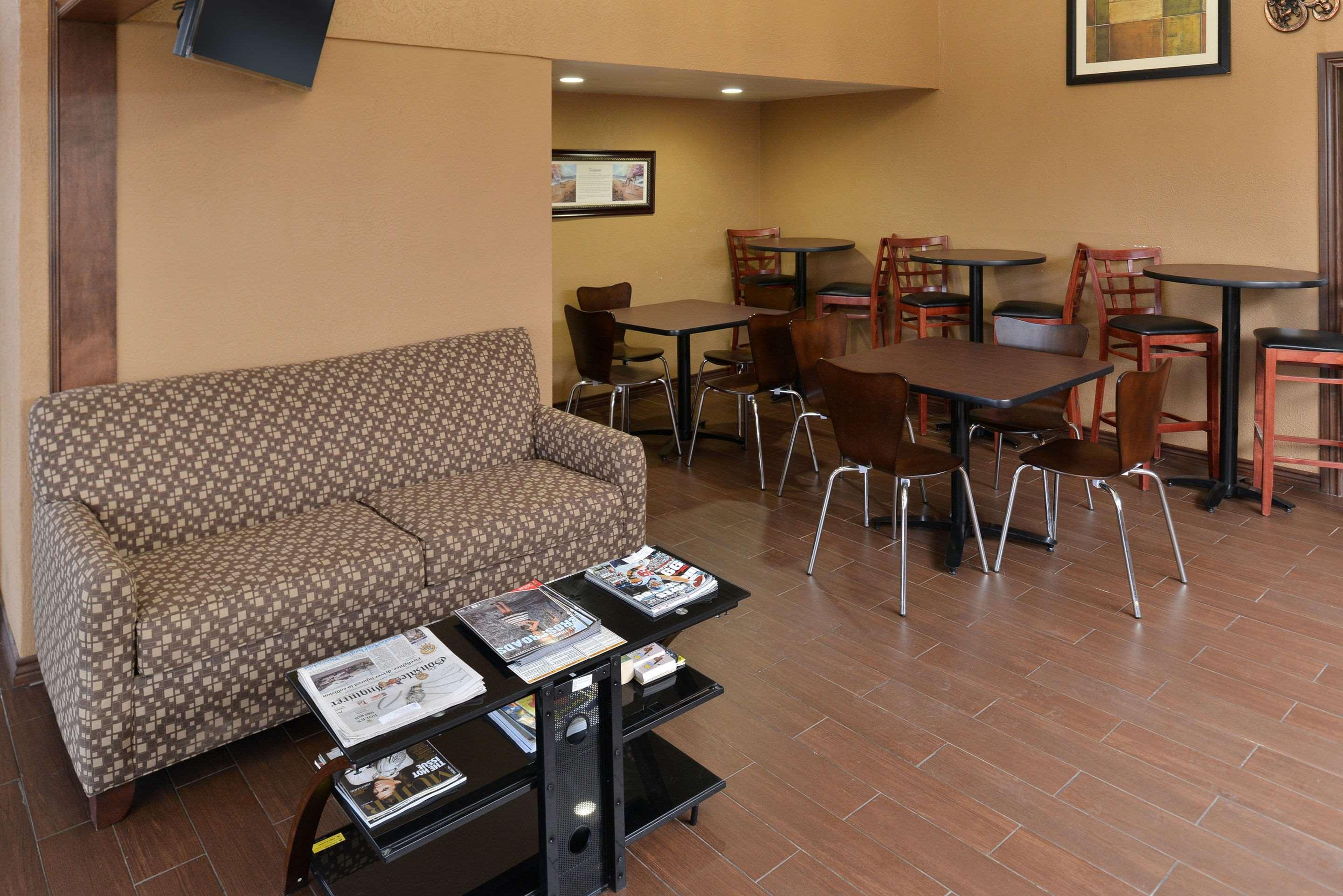 Gonzales Quality Inn מראה חיצוני תמונה